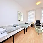 Happyside O Monteure O Zentrumsnah O Wlan O 6 Einzelbetten Daire *