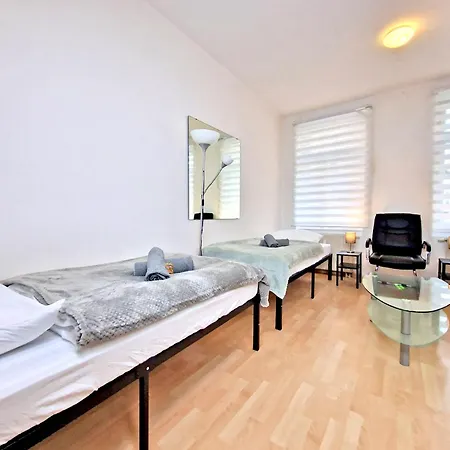 Happyside O Monteure O Zentrumsnah O Wlan O 6 Einzelbetten Appartement *